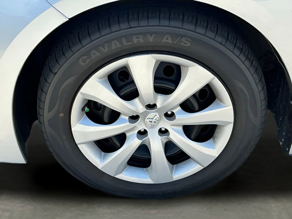 Used 2023 Toyota Corolla LE image 18