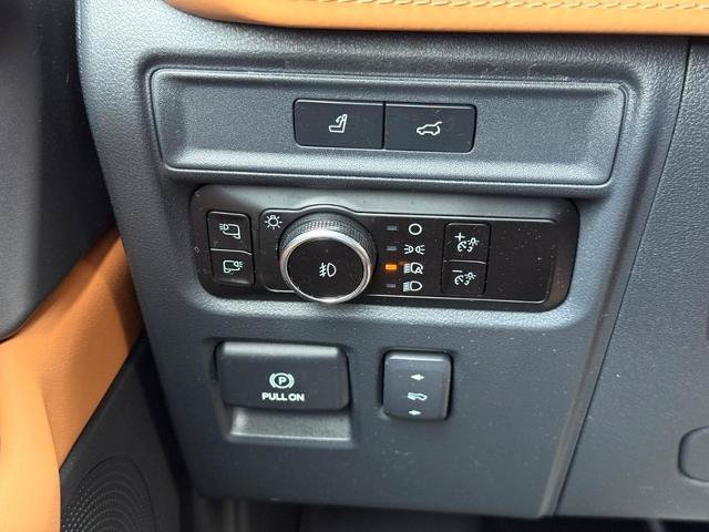 Certified 2023 Ford Expedition Max Platinum AWD/4WD image 22