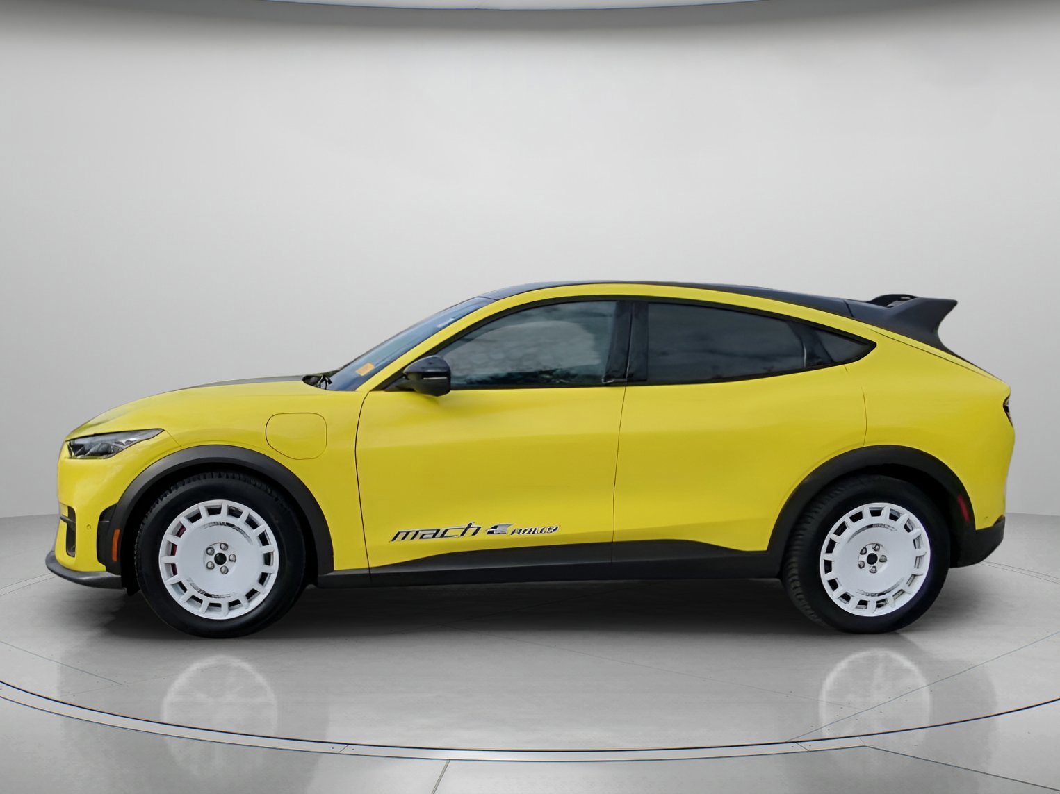 Certified 2024 Ford Mustang Mach-E GT image 8