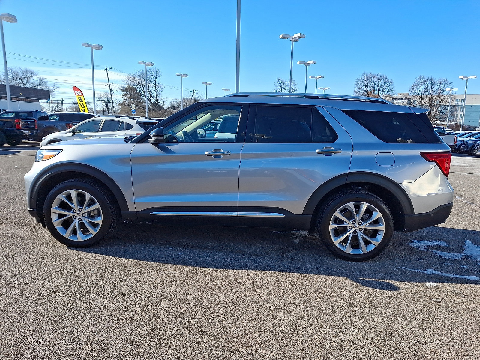 Certified 2021 Ford Explorer Platinum w/ Premium Technology Package image 3