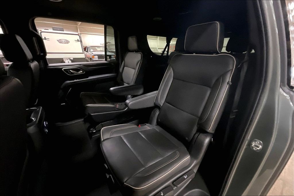 Used 2023 Chevrolet Suburban Premier image 24