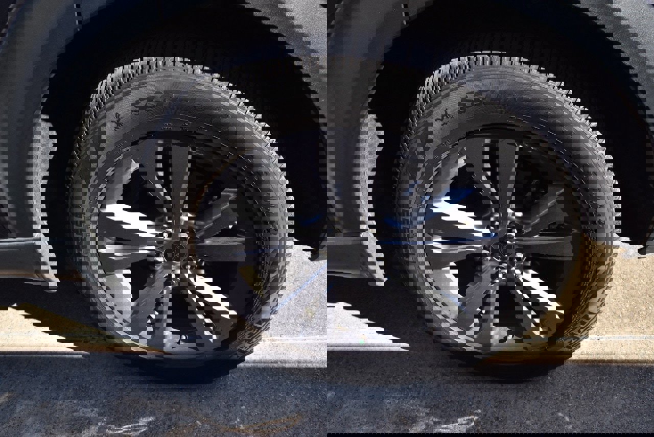 Certified 2022 Ford Explorer XLT w/ Equipment Group 202A image 12