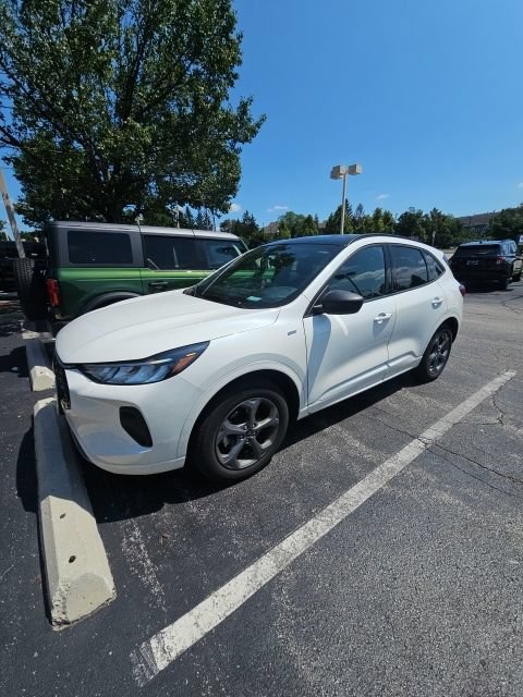 Certified 2024 Ford Escape ST-Line w/ Tech Pack #1 AWD/4WD image 1