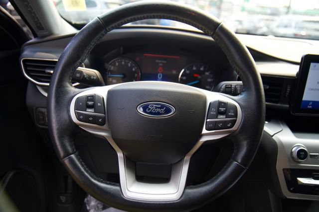 Certified 2022 Ford Explorer XLT w/ Equipment Group 202A AWD/4WD image 23