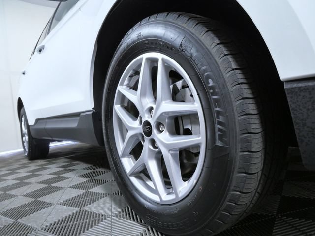 Certified 2024 Ford Edge SEL w/ Convenience Package AWD/4WD image 2