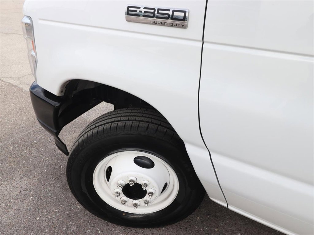Certified 2022 Ford E-350 and Econoline 350 Super Duty w/ Power Windows & Locks Group image 9