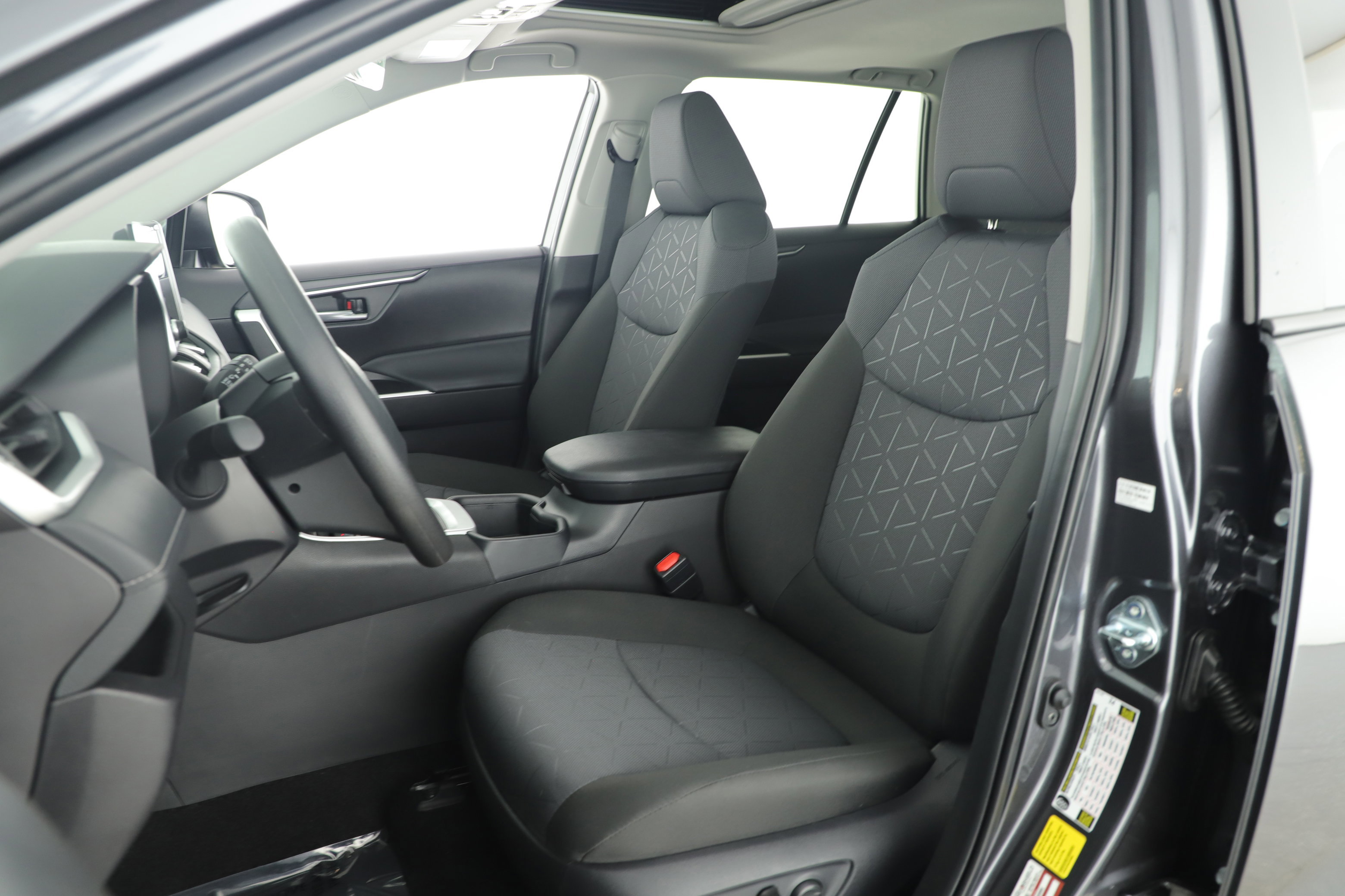 Used 2025 Toyota RAV4 XLE image 7