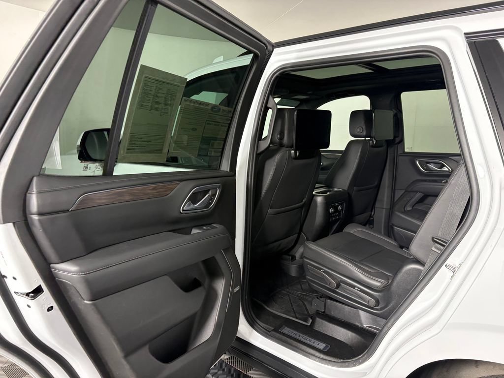 Used 2023 Chevrolet Tahoe Z71 w/ Luxury Package AWD/4WD image 29