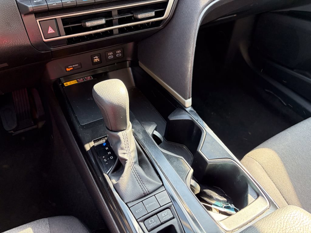 Used 2025 Toyota Camry LE FWD image 19