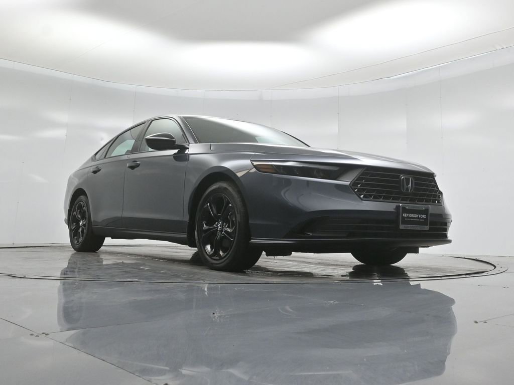 Used 2025 Honda Accord SE image 39