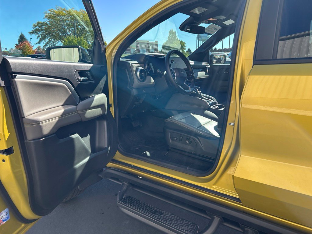 Used 2024 Chevrolet Colorado ZR2 w/ ZR2 Convenience Package III AWD/4WD image 10