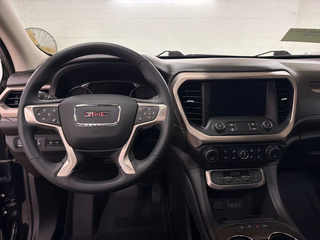Used 2023 GMC Acadia Denali w/ Black Diamond Edition FWD image 9