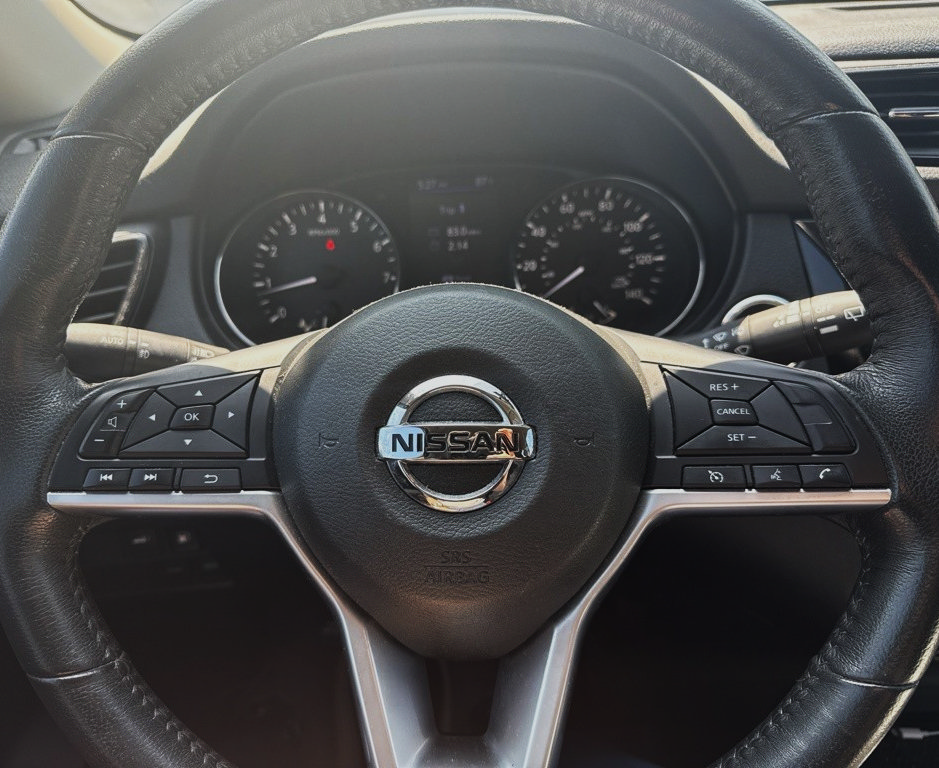 Used 2018 Nissan Rogue SV FWD image 18