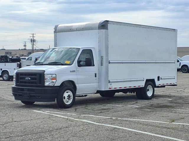 Certified 2022 Ford E-350 and Econoline 350 Super Duty RWD image 34
