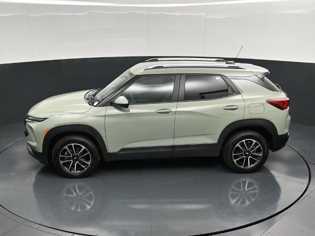 Used 2025 Chevrolet TrailBlazer LT AWD/4WD image 37