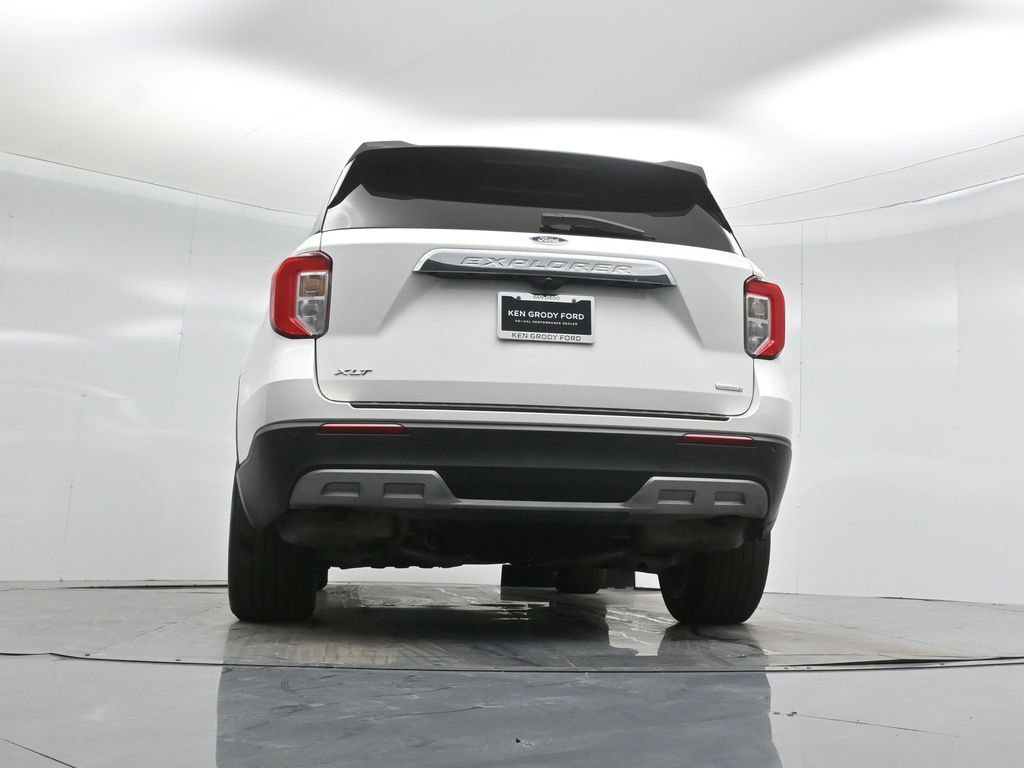 Certified 2020 Ford Explorer XLT w/ Equipment Group 202A image 15