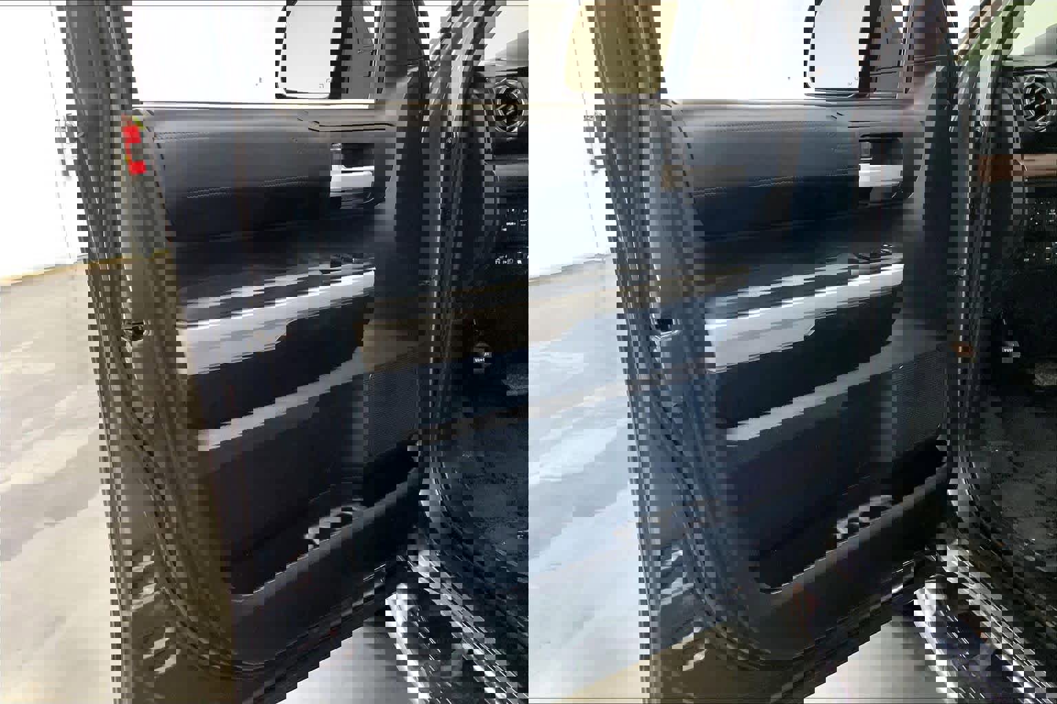 Used 2018 Toyota Tundra Limited image 19