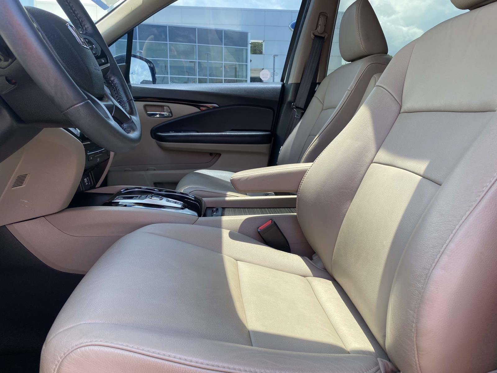 Used 2022 Honda Pilot Touring image 16