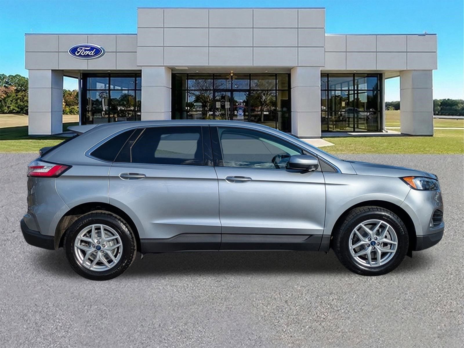 Certified 2022 Ford Edge SEL w/ Convenience Package image 6