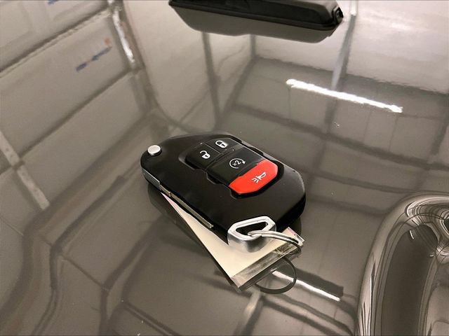 Used 2022 Jeep Wrangler Unlimited Sahara w/ Cold Weather Group AWD/4WD image 9