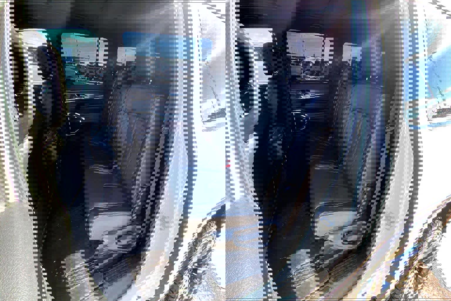 Used 2023 Jeep Wagoneer L Series II w/ Premium Group I image 21