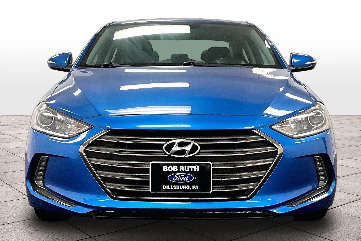 Used 2017 Hyundai Elantra Limited w/ Limited Tech Package 04 image 3