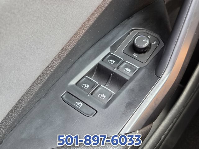 Used 2025 Volkswagen Jetta SE FWD image 25