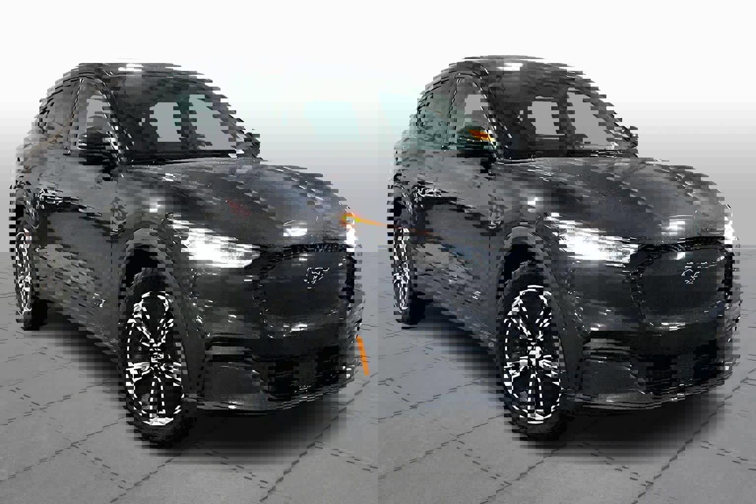 Certified 2022 Ford Mustang Mach-E Select w/ Comfort/Technology Package image 5