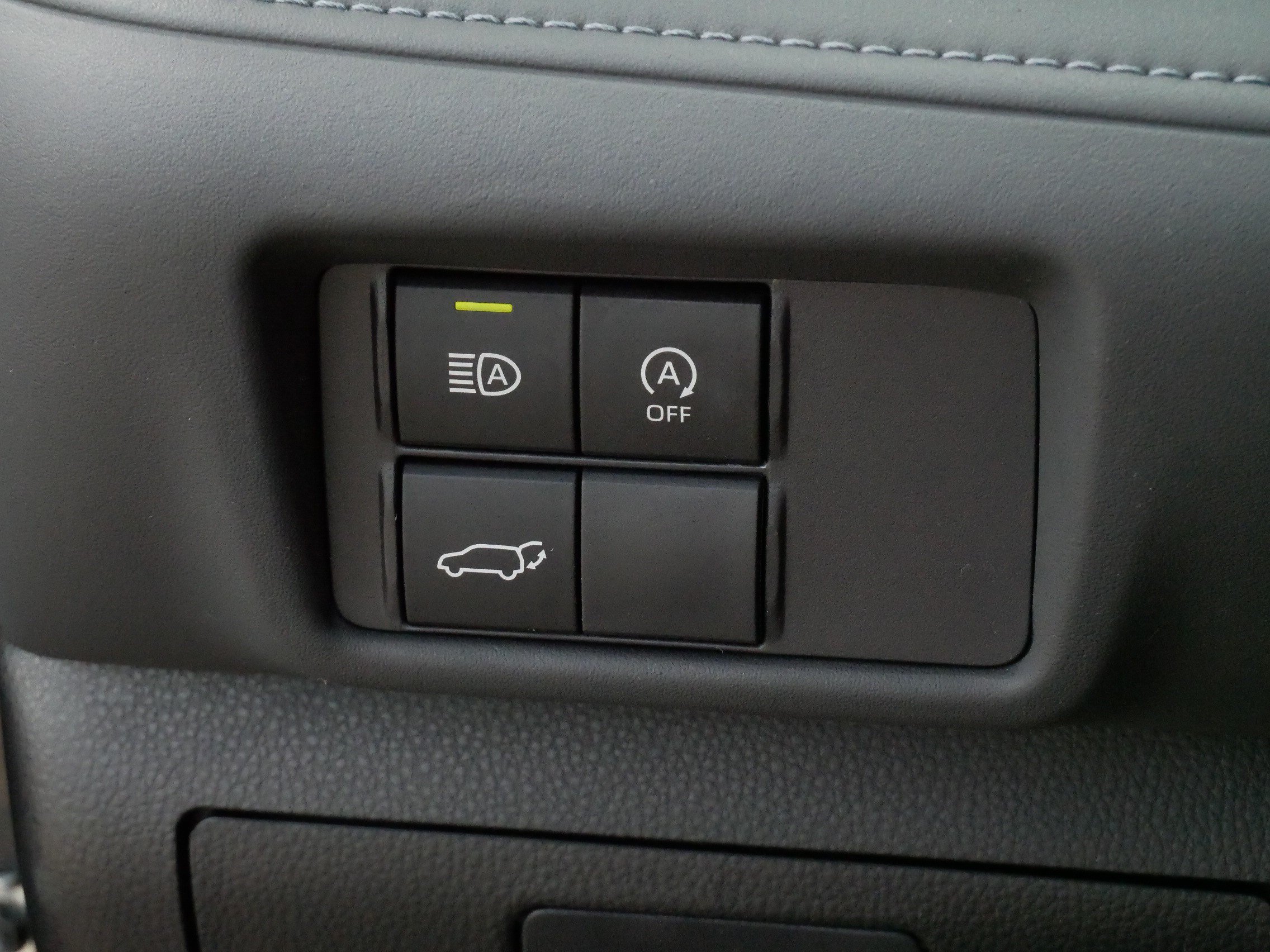 Used 2023 Toyota Highlander XLE AWD/4WD image 27