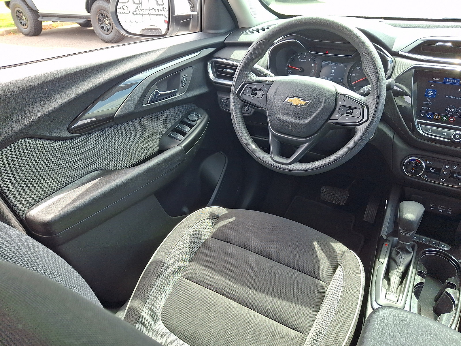 Used 2023 Chevrolet TrailBlazer LT w/ Convenience Package AWD/4WD image 13