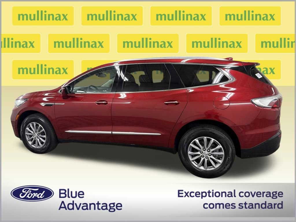 Used 2023 Buick Enclave Essence image 6