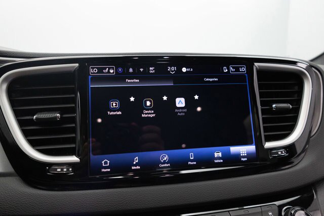 Used 2025 Chrysler Pacifica Select FWD image 3