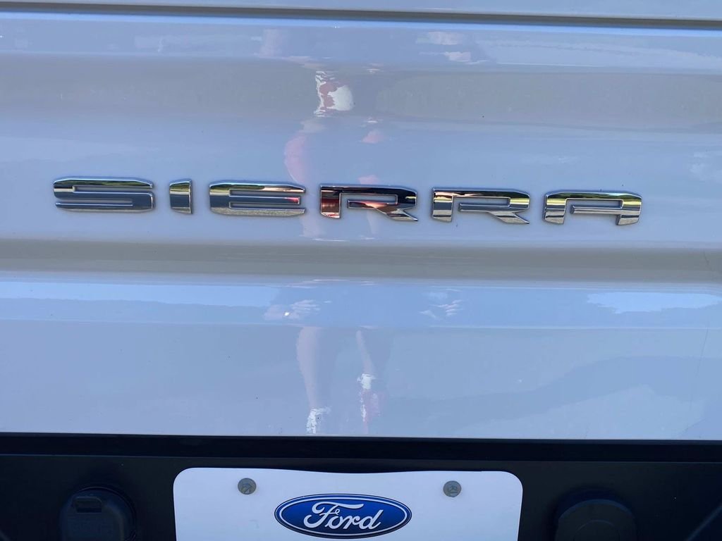 Used 2025 GMC Sierra 1500 SLT RWD image 5
