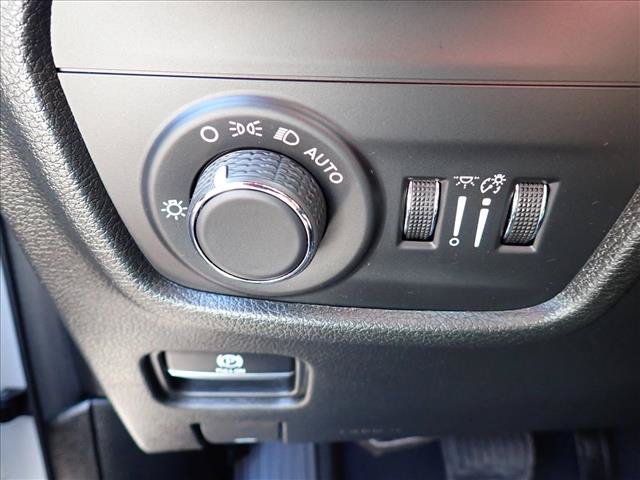 Used 2023 Jeep Grand Cherokee Altitude AWD/4WD image 16