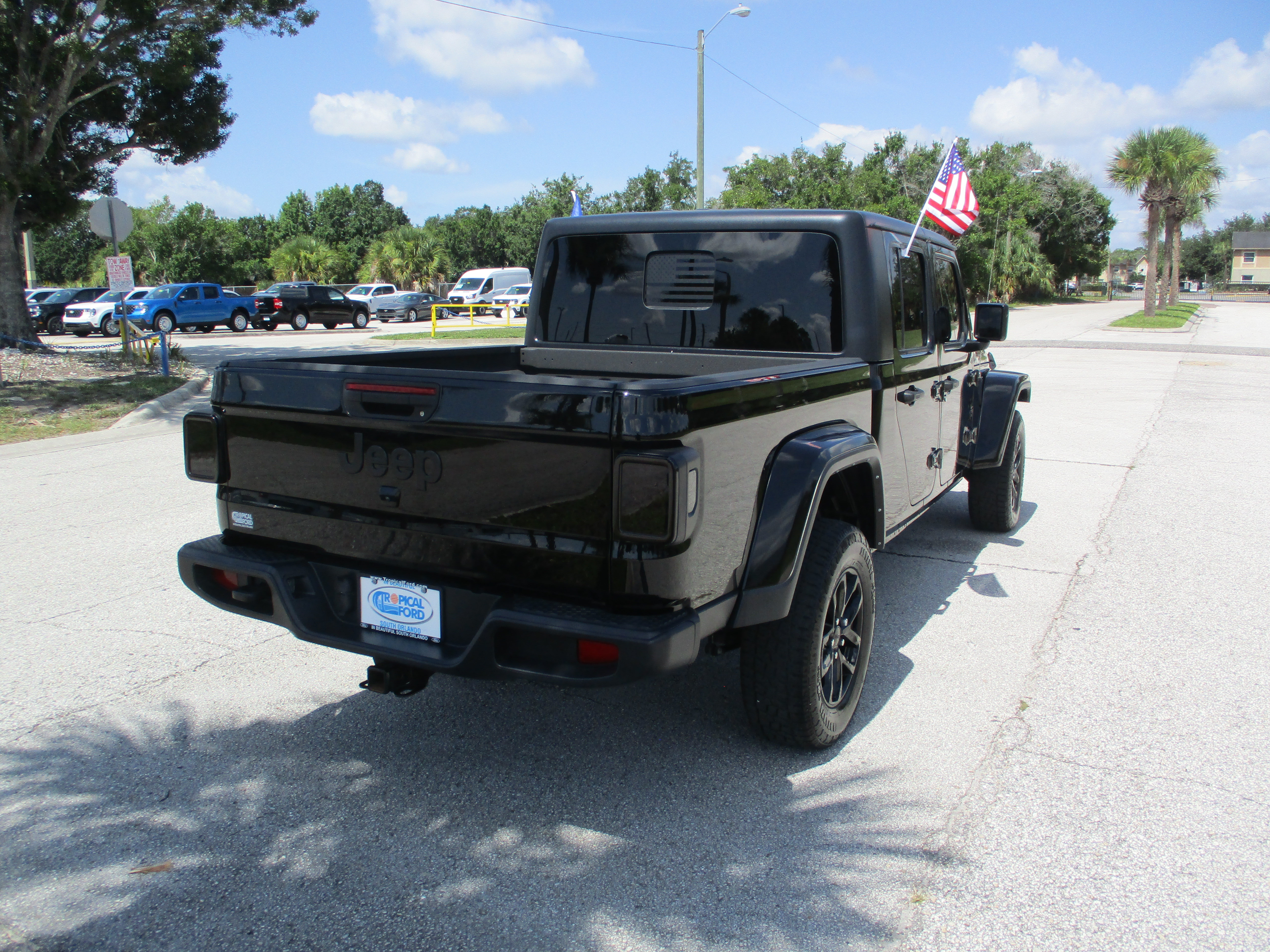 Used 2022 Jeep Gladiator Sport AWD/4WD image 7