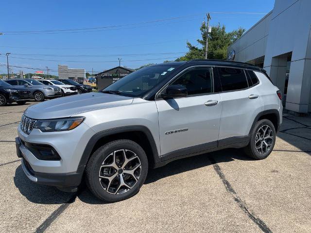 Used 2025 Jeep Compass Limited AWD/4WD image 3