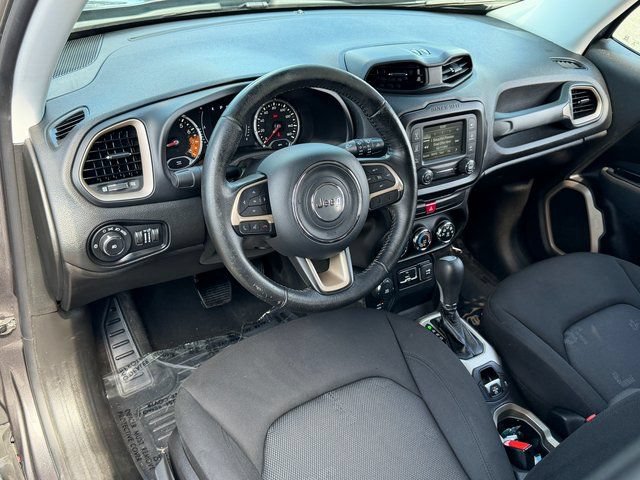 Used 2017 Jeep Renegade Latitude AWD/4WD image 33