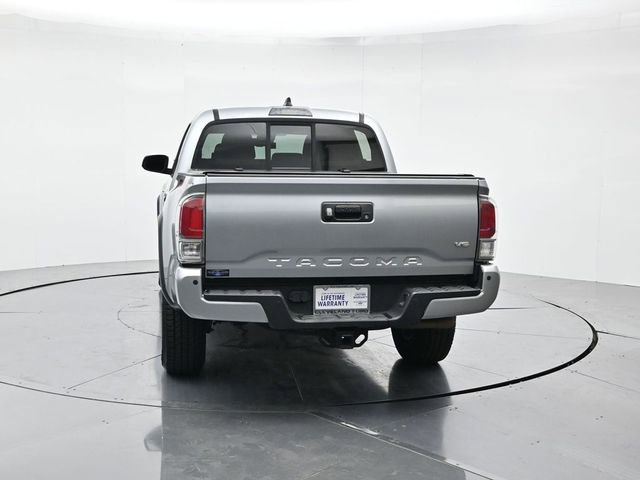 Used 2023 Toyota Tacoma TRD Off-Road w/ Technology Package AWD/4WD image 9