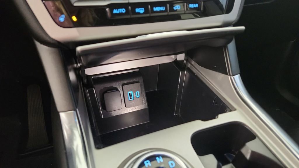 Certified 2022 Ford Explorer XLT w/ Equipment Group 202A image 19