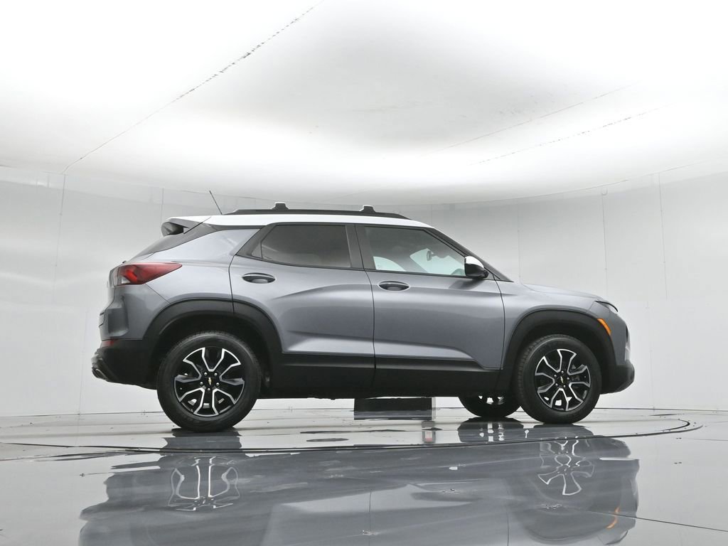Used 2021 Chevrolet TrailBlazer ACTIV w/ Technology Package image 10