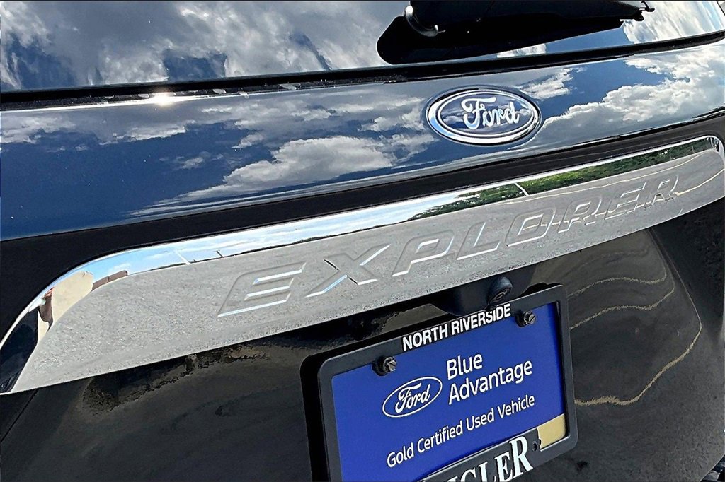 Certified 2022 Ford Explorer XLT w/ Class IV Trailer Tow Package image 8