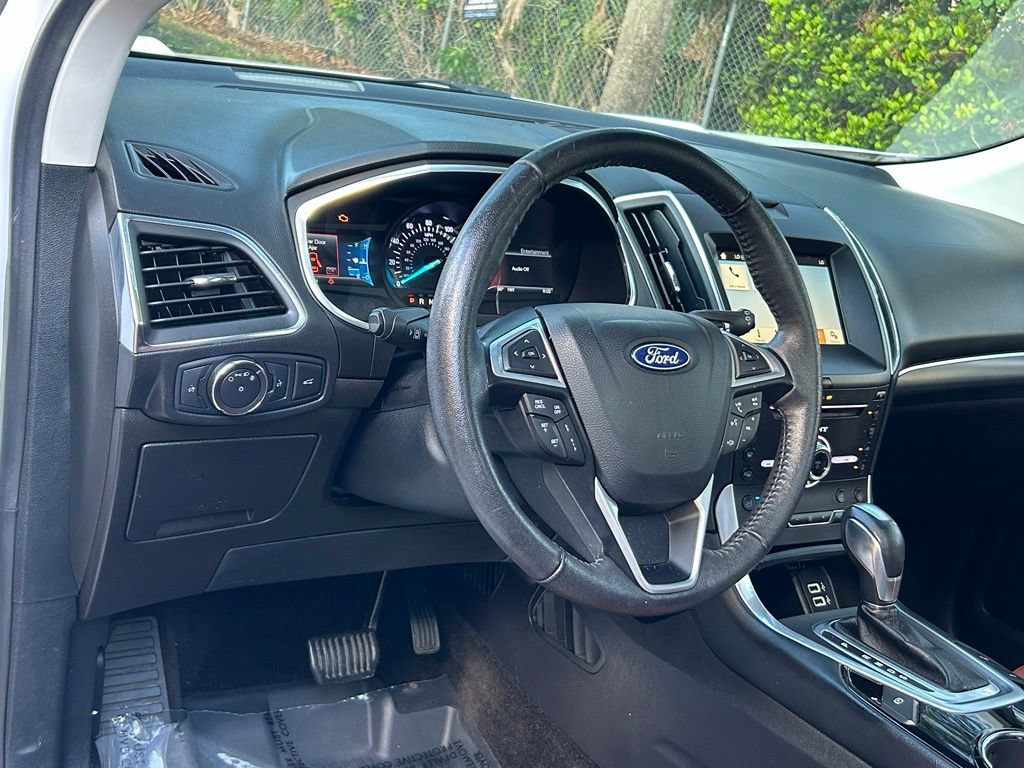 Certified 2018 Ford Edge Titanium w/ Equipment Group 302A AWD/4WD image 35