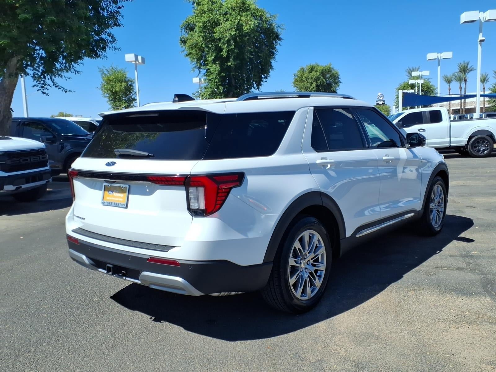 Certified 2025 Ford Explorer Platinum RWD image 4