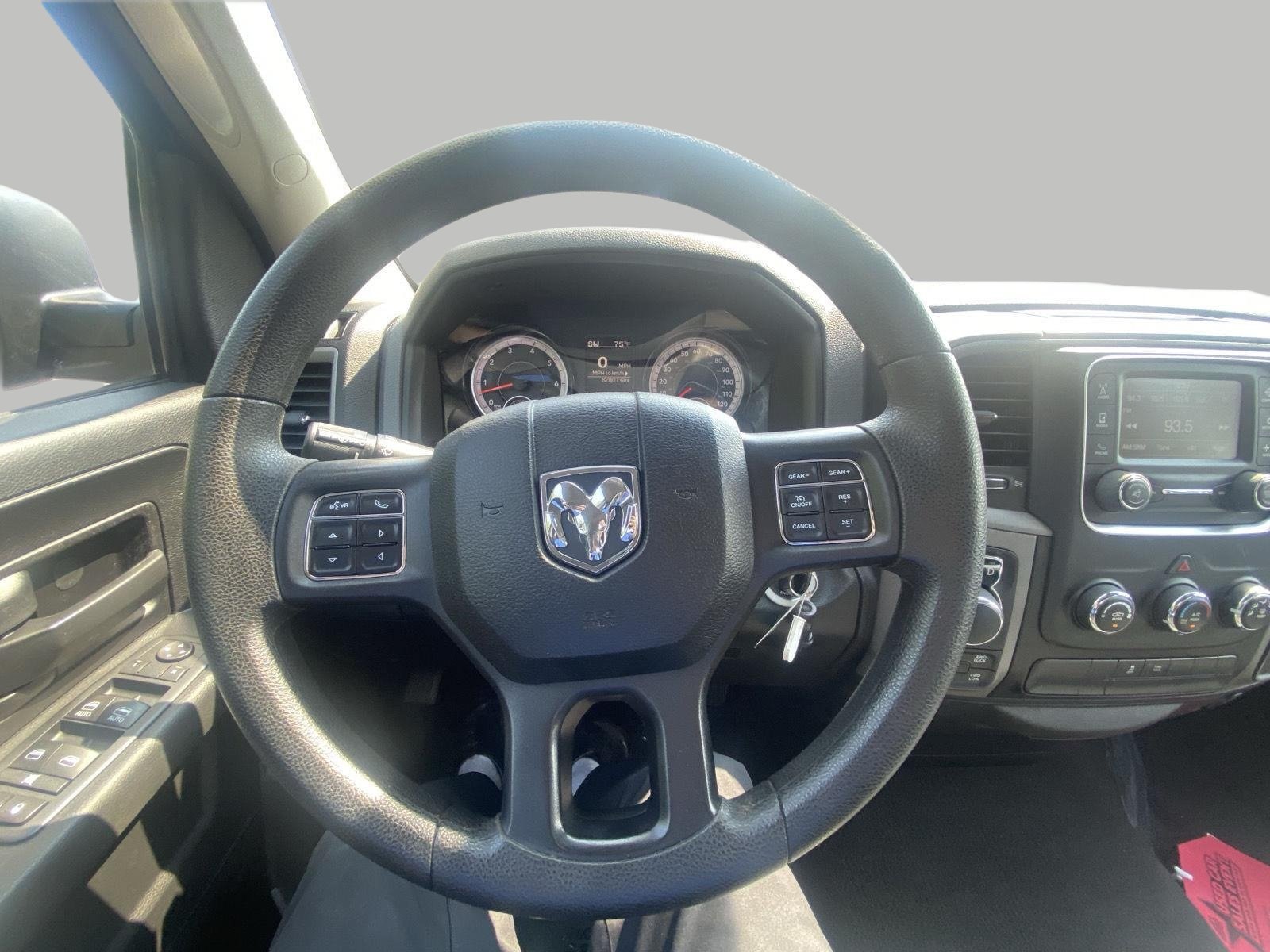 Used 2017 RAM 1500 Express AWD/4WD image 14