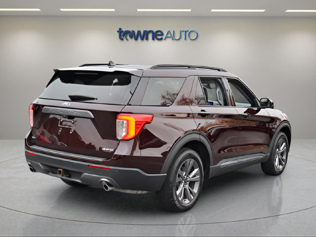 Certified 2023 Ford Explorer XLT w/ Equipment Group 202A AWD/4WD image 4