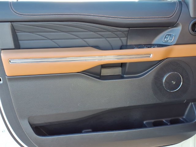Certified 2023 Ford Expedition Platinum AWD/4WD image 16