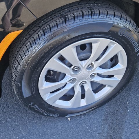 Used 2023 Kia Soul LX image 9