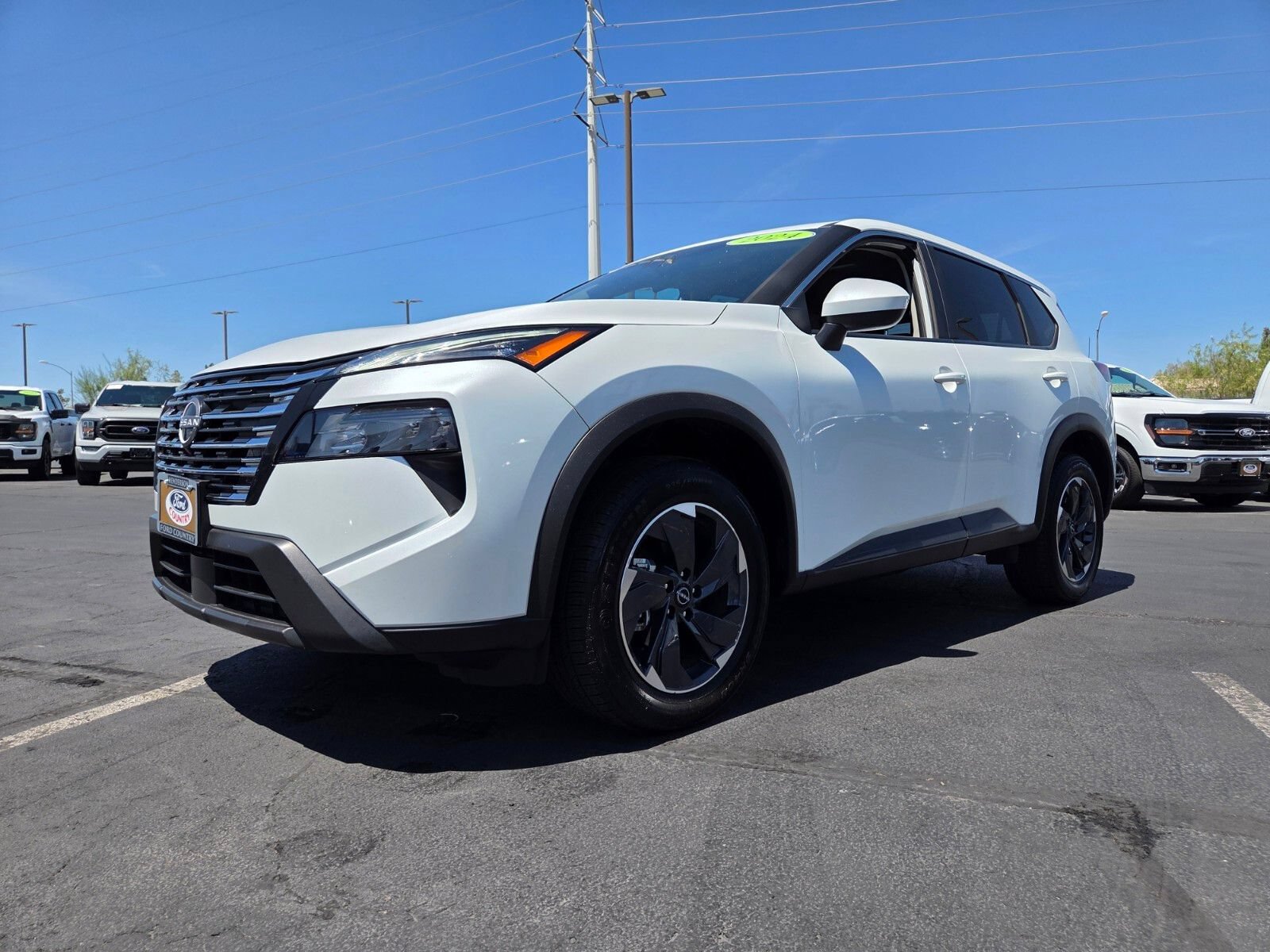 Used 2024 Nissan Rogue SV FWD video 2