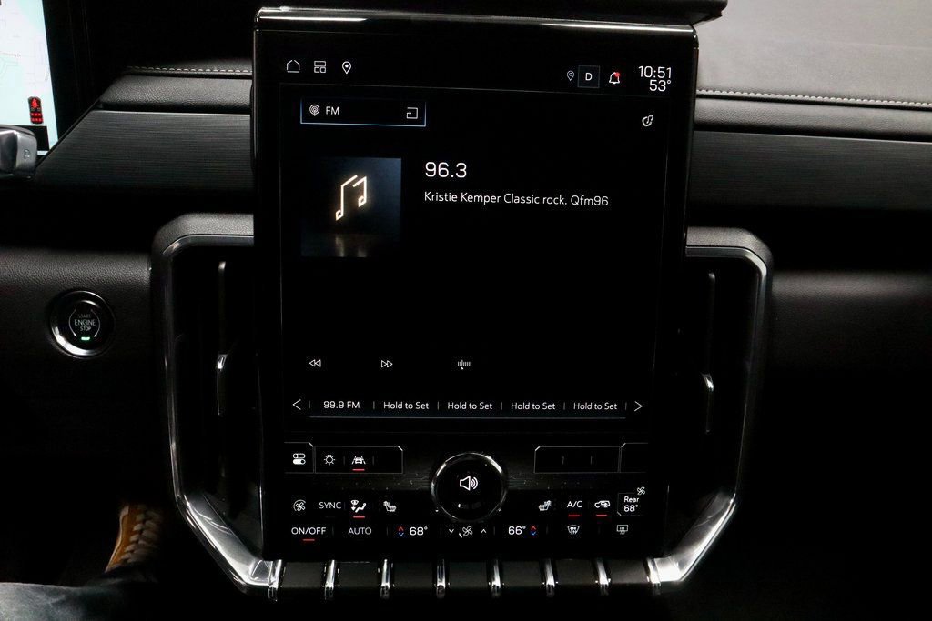 Used 2025 GMC Acadia Elevation image 11