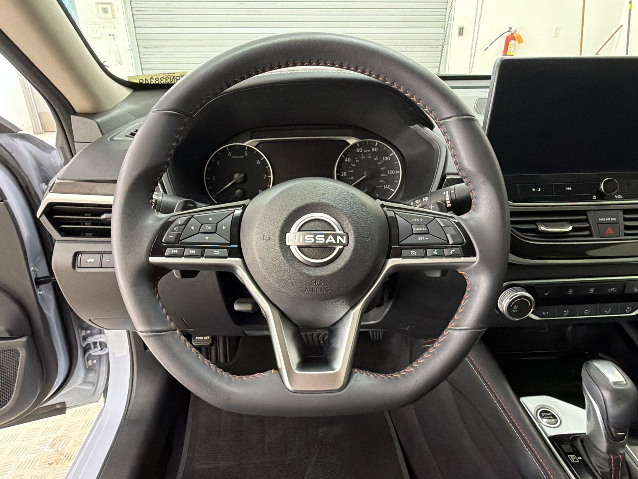 Used 2024 Nissan Altima 2.5 SR w/ SR Premium Package FWD image 11